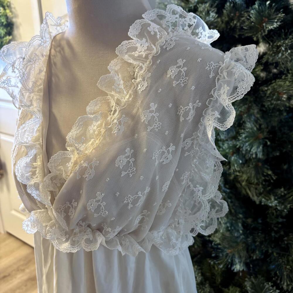 Vintage 1960's Ruffled Ivory Lace Lingerie Top Cami Chiffon - Picture 5 of 9